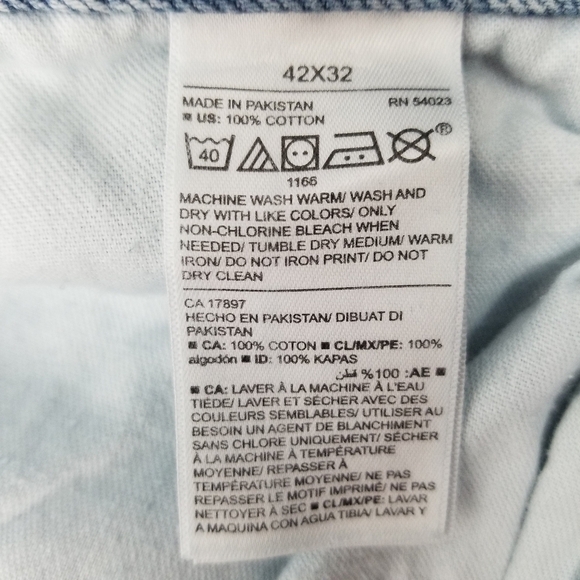 Old Navy Loose/Ample Jeans - Picture 9 of 10